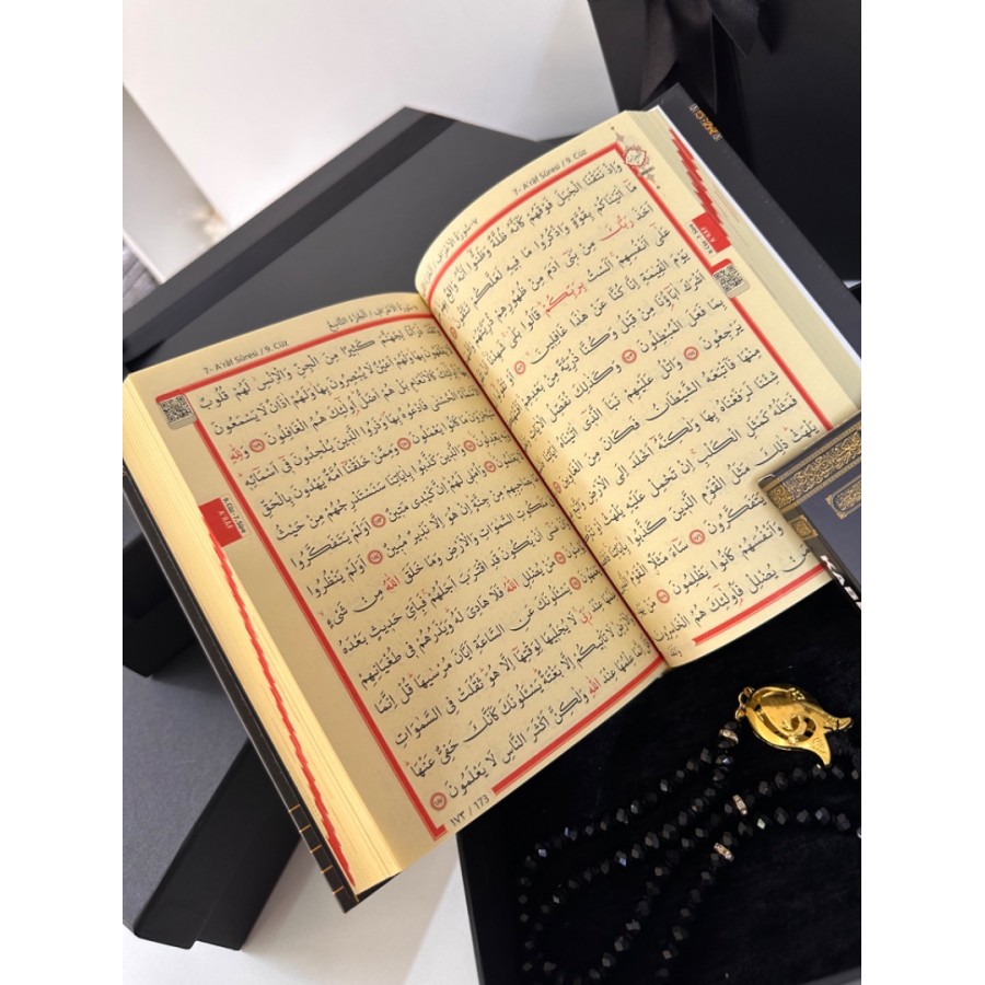 Şönil Seccadeli Kuranı Kerimli Hediyelik Set